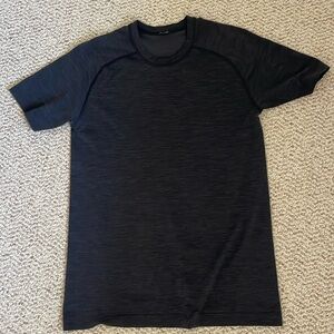 Lululemon short sleeve black tee men’s small